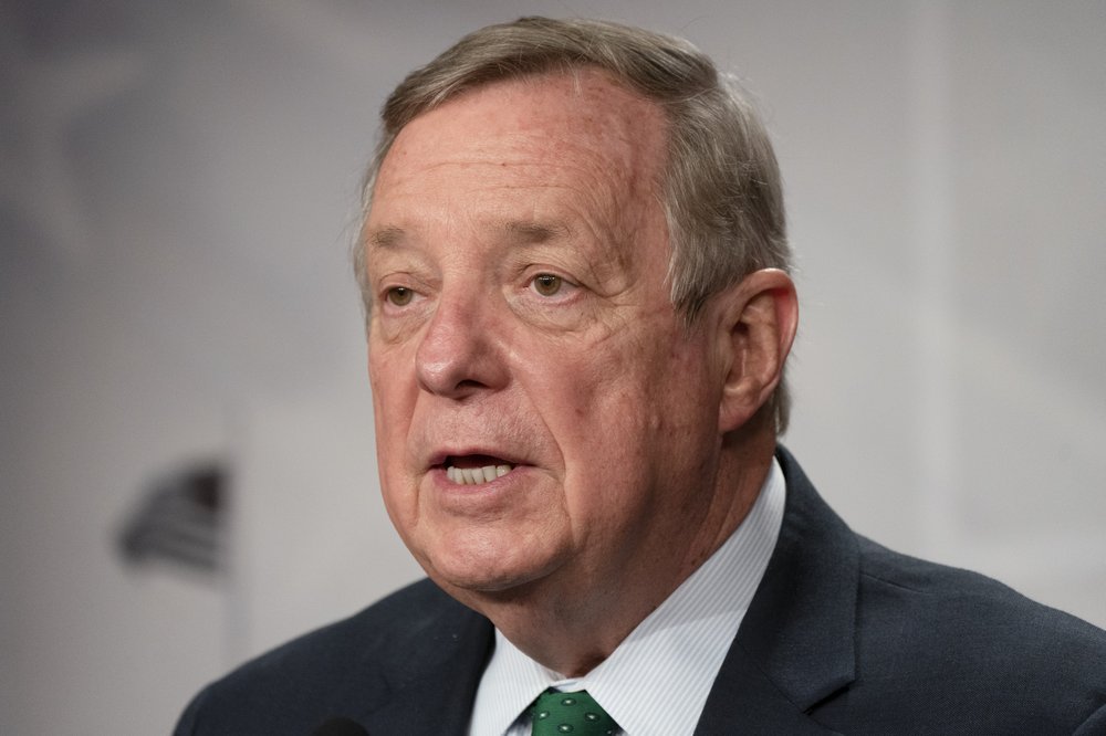 Leading Senate Dem says outlook bleak on immigration bills