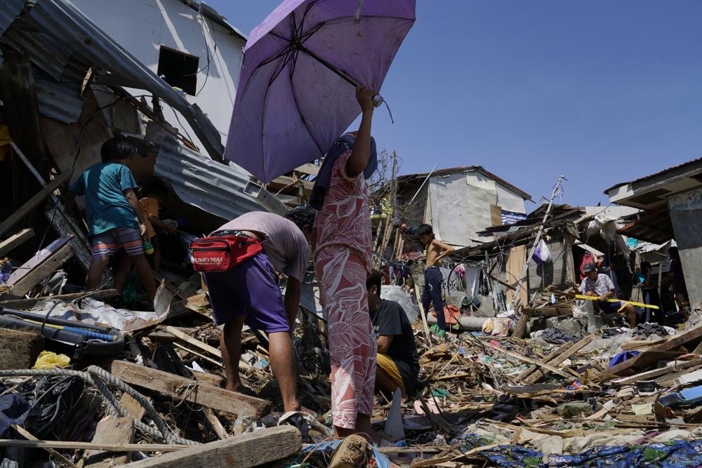 Typhoon deaths in Philippines top 100