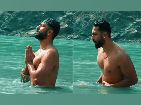 Vicky Kaushal takes a dip in Ganga