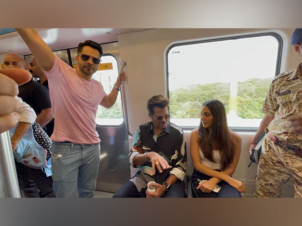 Varun, Kiara, Anil Kapoor take metro to beat Mumbai traffic
