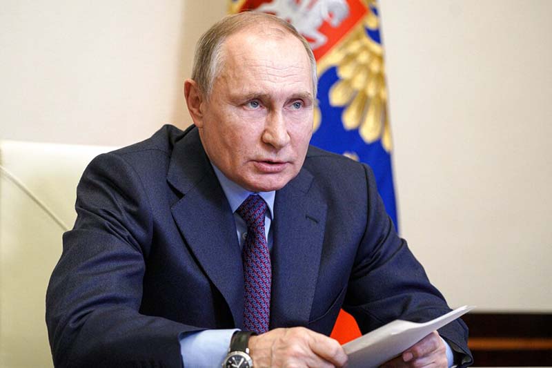 Putin agrees to send ‘volunteers’ to Ukraine
