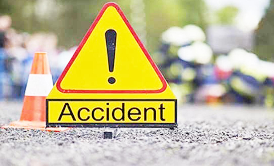 Two die, eight injured in truck overturn