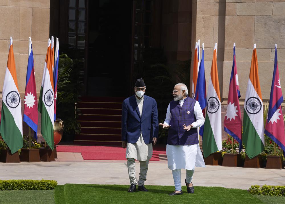 Indian PM hosts luncheon in honor of PM Deuba