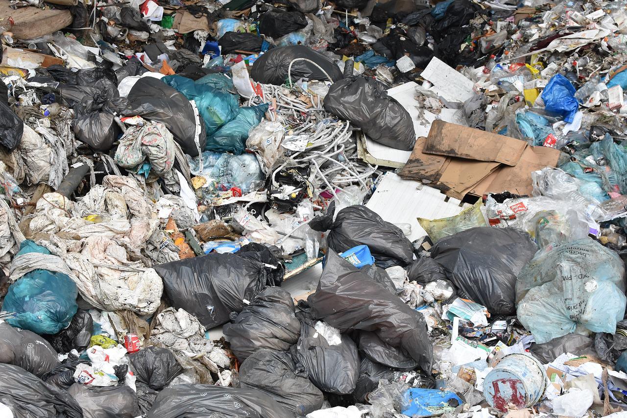 Ministry urges public to refrain from burning plastic waste