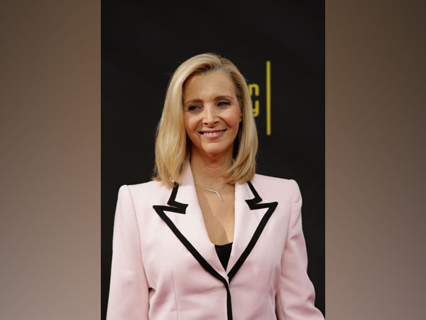 Lisa Kudrow says she’s up for a ‘Friends’ reboot