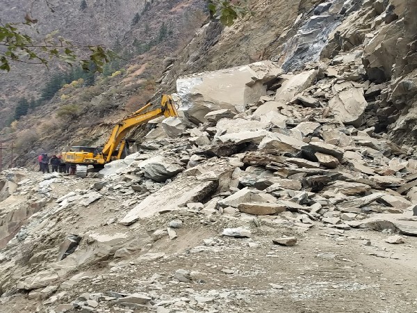 Alternative route used in Raswua after landslide hits Pasang Lhamu Highway