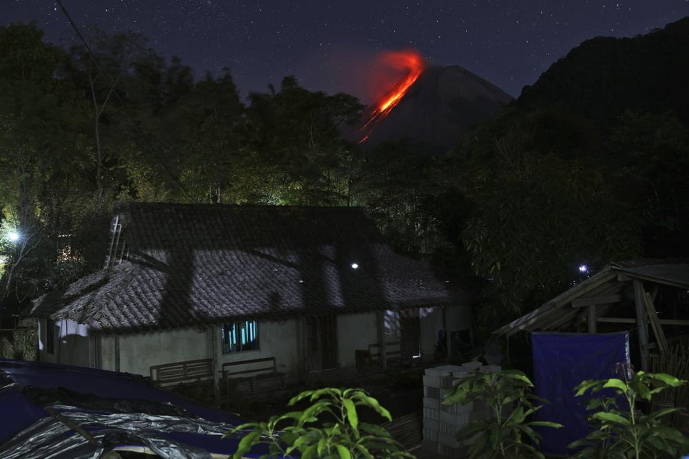 Biggest Lava flow yet in Indonesia’s Mount Merapi