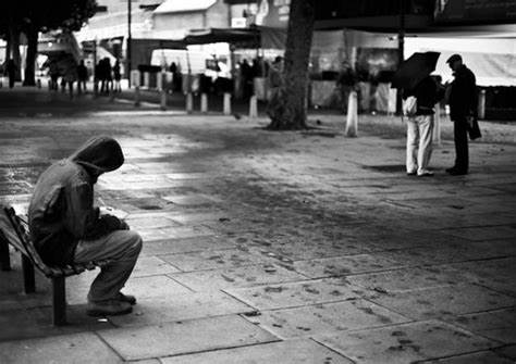 Social isolation is directly associated with later dementia: Study