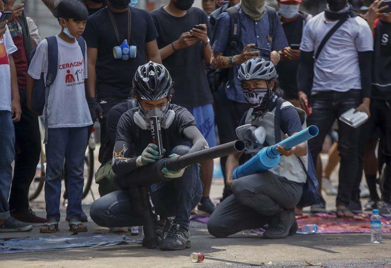 Pope says he symbolically kneels in plea for Myanmar peace