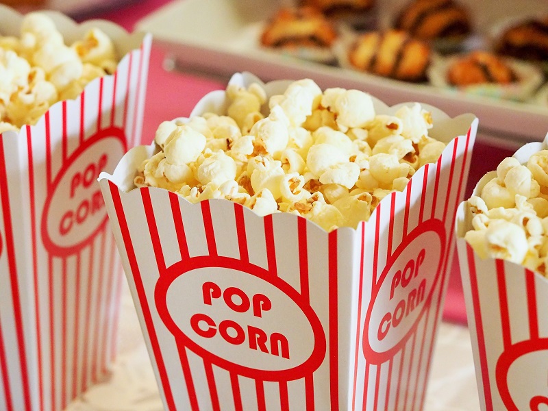 Healthy snack options for movie night