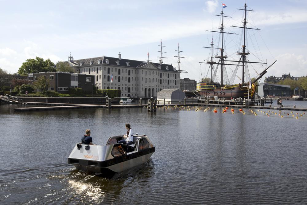 Amsterdam trials electric boats on its canals