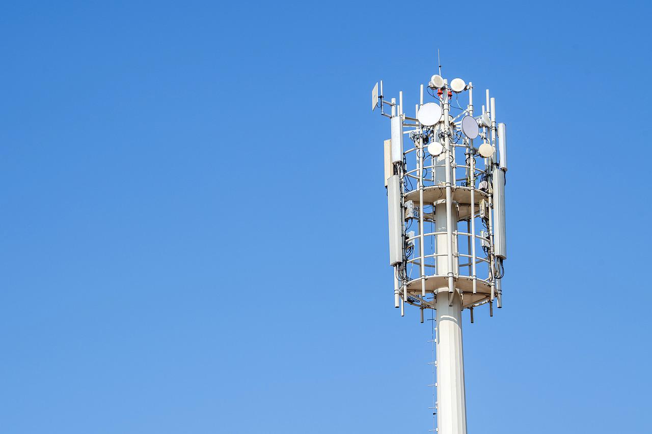 Telecomn groups end fight