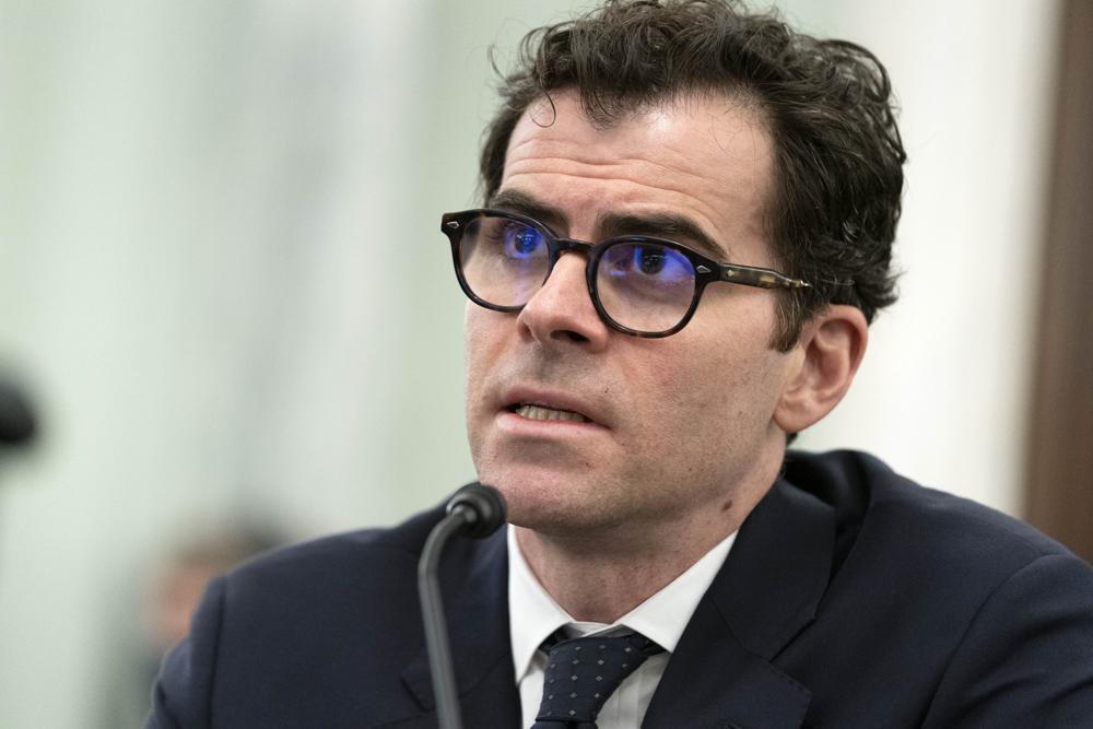 Instagram head faces senators amid anger