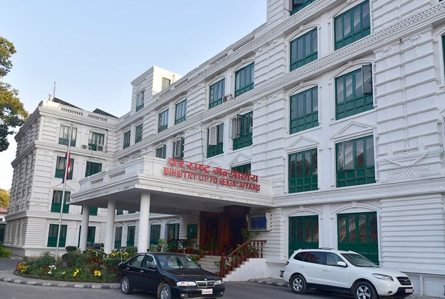 Ministry of Foreign Affairs Transfers 18 Undersecretaries, Sparking Controversy