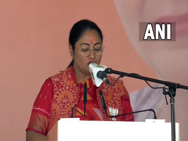 Rekha Gupta takes oath as Delhi Chief Minister