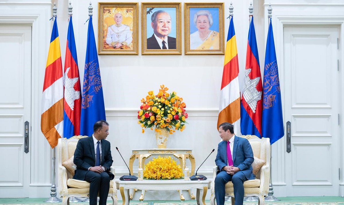 Ambassador Oli pays courtesy call on Cambodian Prime Minister