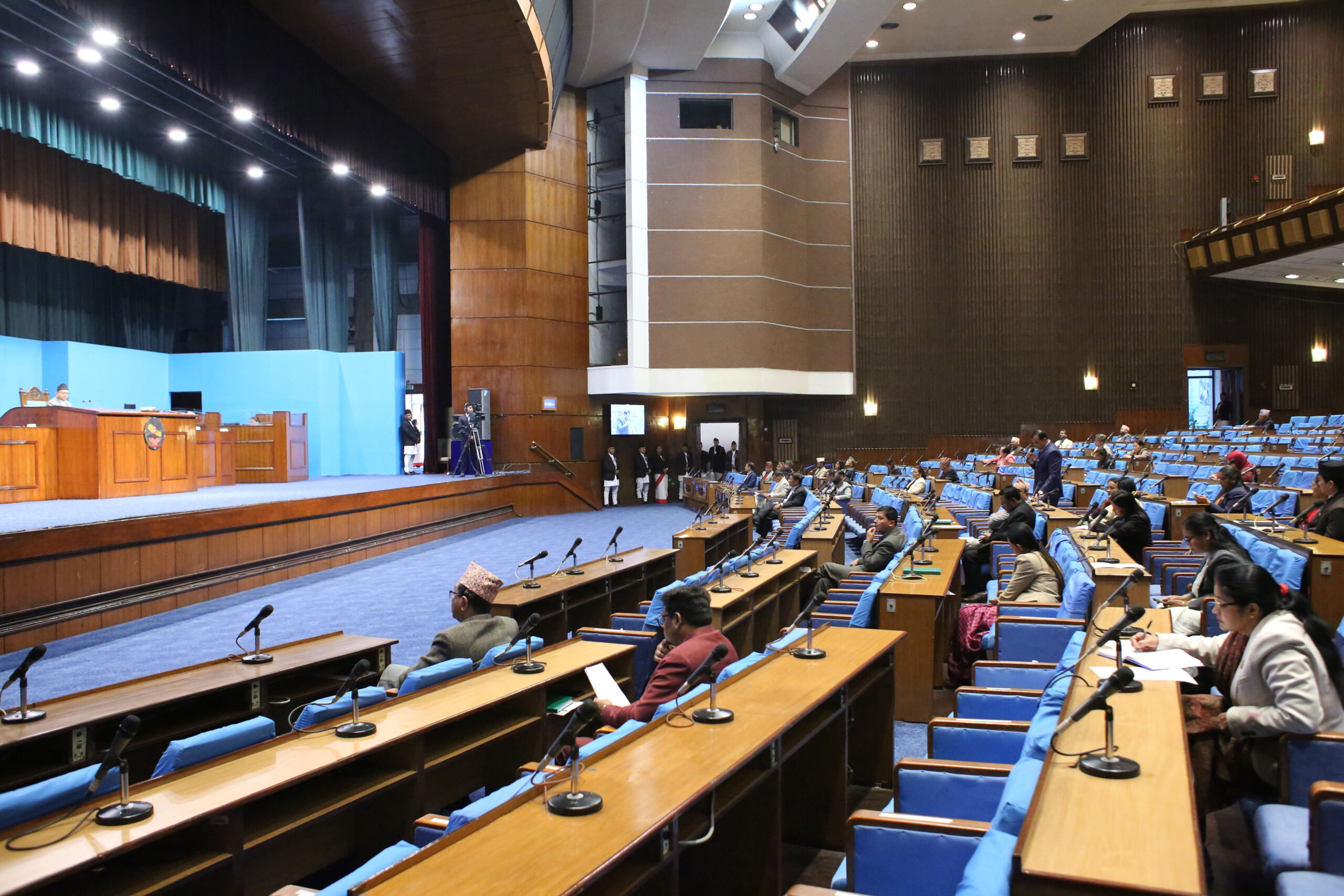 Lawmakers Reject Proposal for Lifelong Privileges for Former Dignitaries
