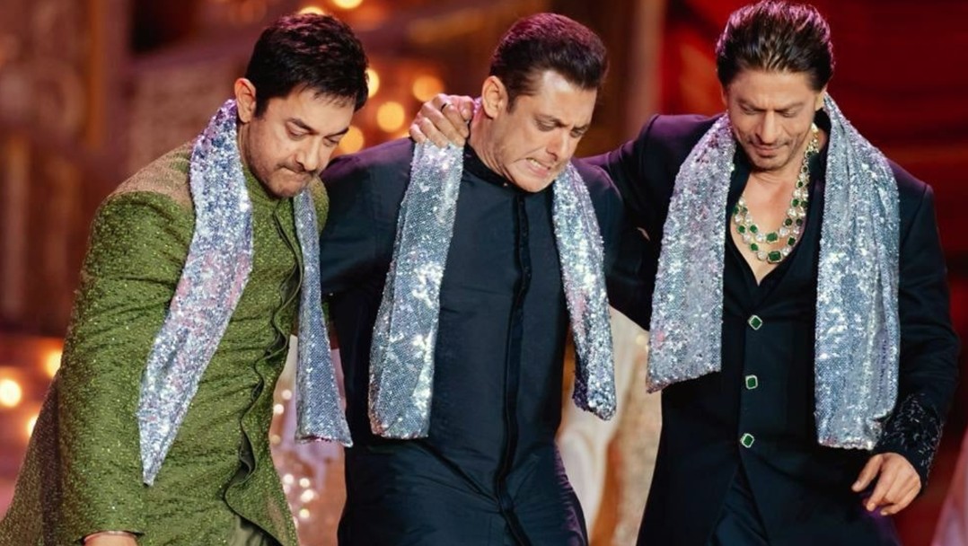 Shah Rukh Khan, Salman Khan arrive at Aamir Khan’s residence to celebrate birthday of ‘Fanaa’ star