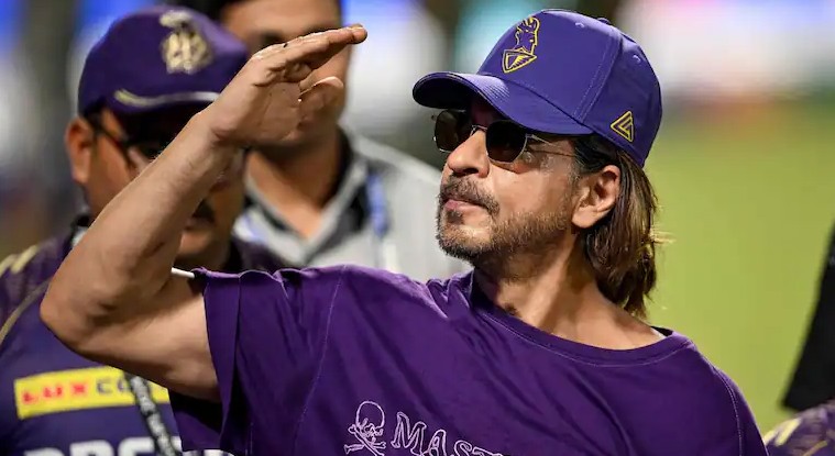 Shah Rukh Khan cheers KKR players ahead of IPL 2025 opener against RCB