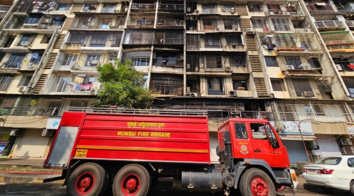 Mumbai: Fire breaks out in Marol area; 3 injured, 3 vehicles burnt to ashes