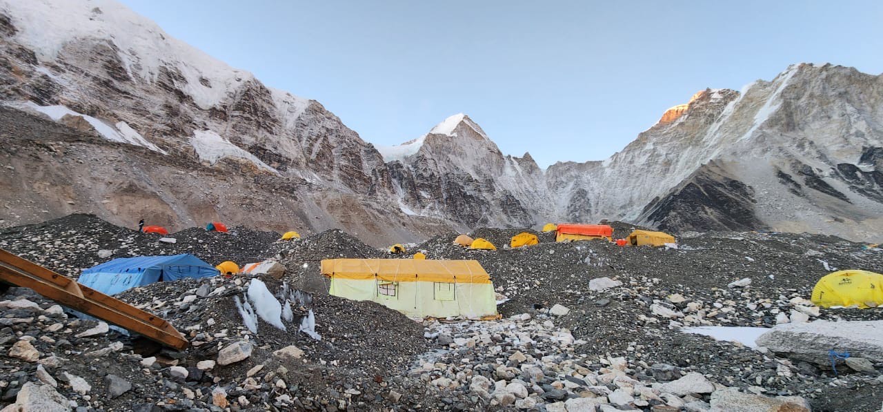 Securing permits for spring mountaineering begins