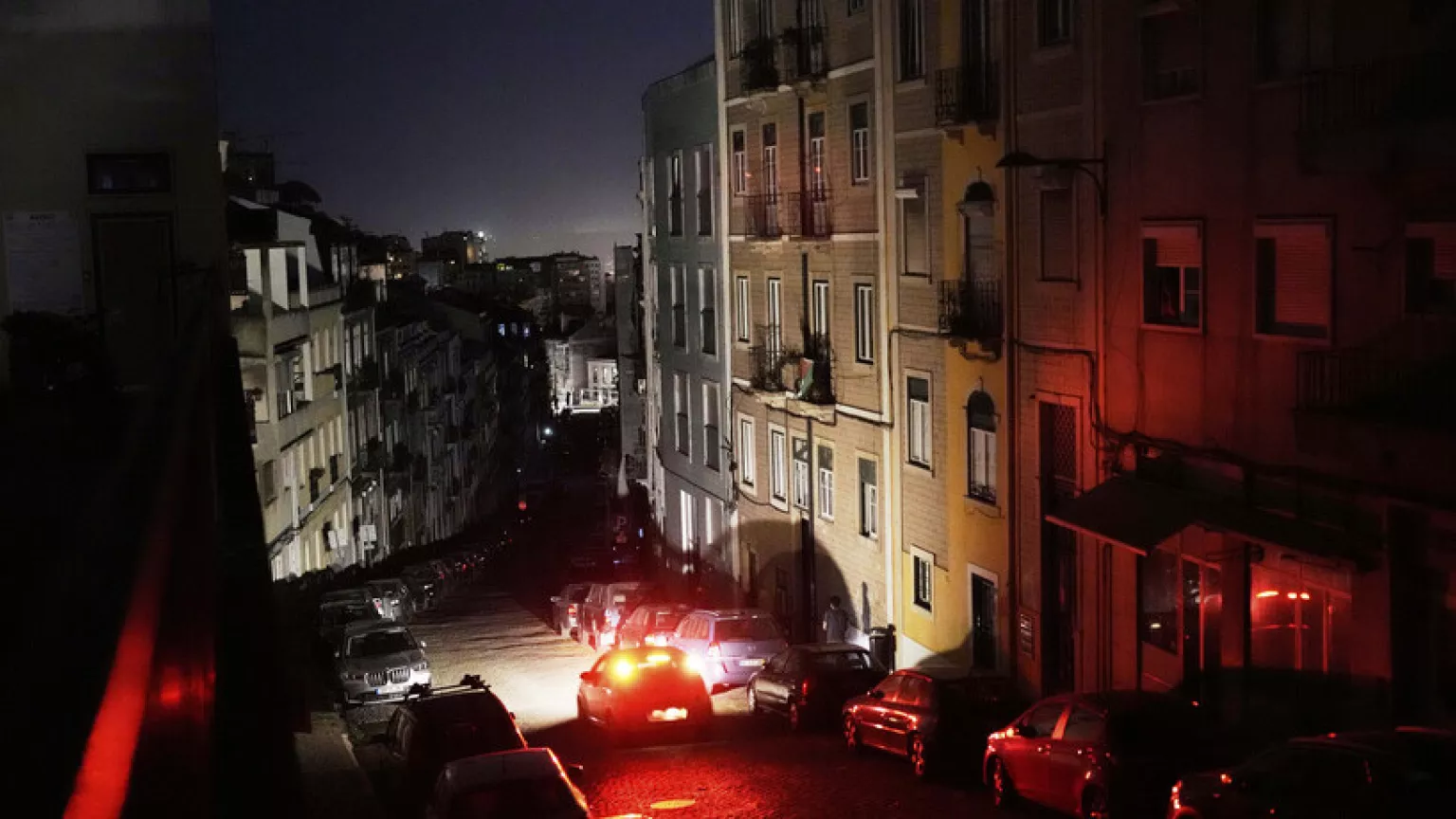 Spain, Portugal declare emergency after 12-hour power outage