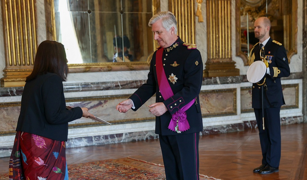 Sewa Lamsal presents credentials to King Philippe of Belgium
