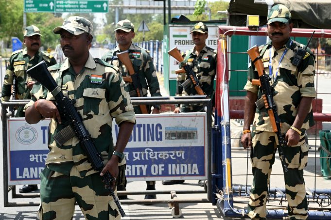 Indian and Pakistani troops exchange fire in Kashmir
