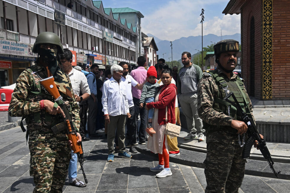India and Pakistan troops exchange fire in Kashmir