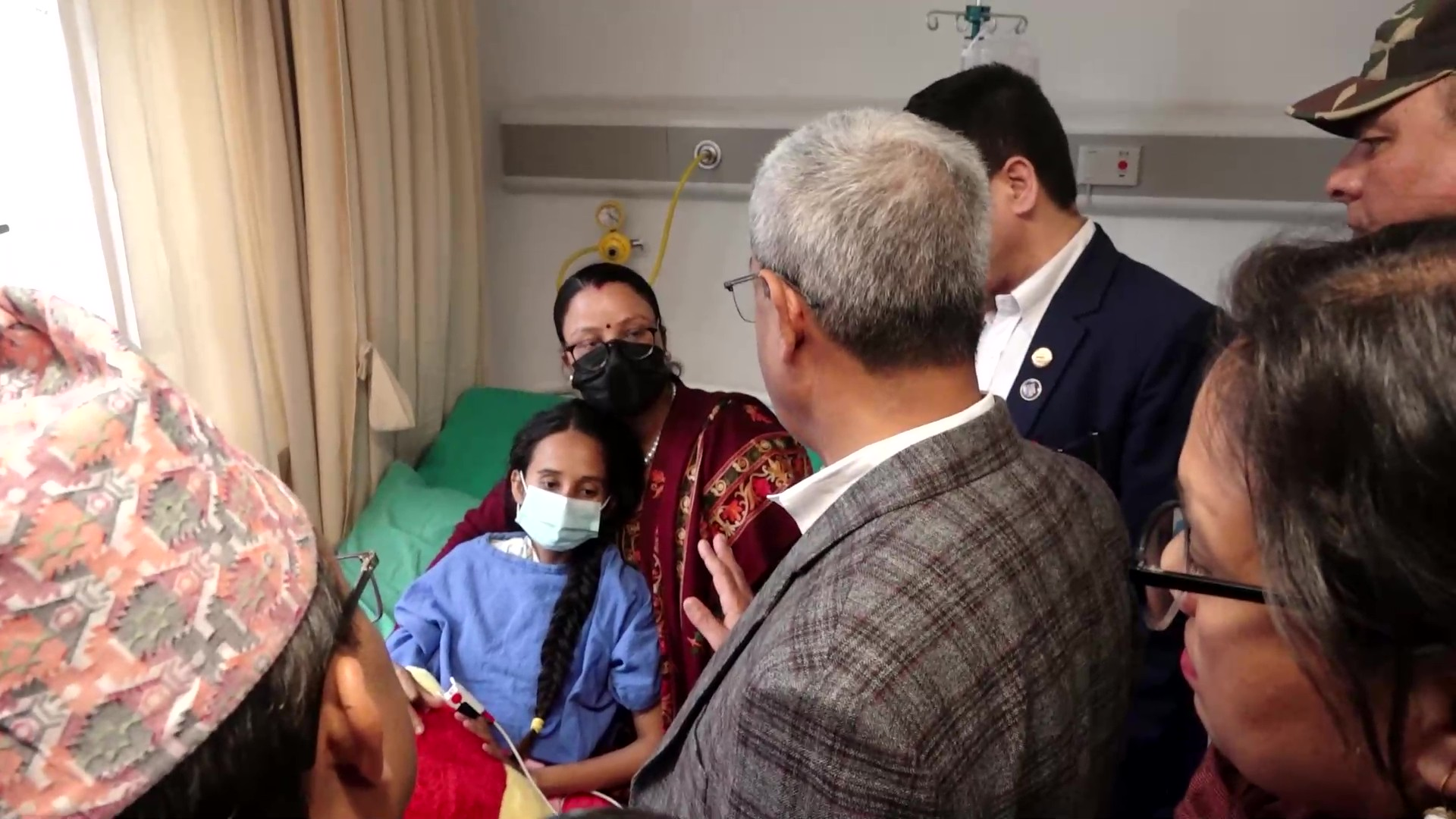 Minister Lekhak takes stock of health condition of injured persons