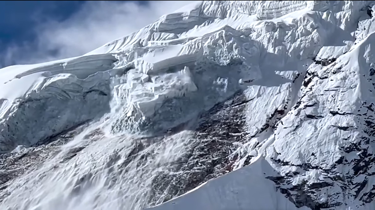 Two go missing in Annapurna Peak’s avalanche