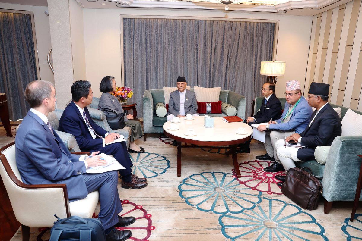ESCAP Executive secretary Salsiah calls on PM Oli in Bangkok