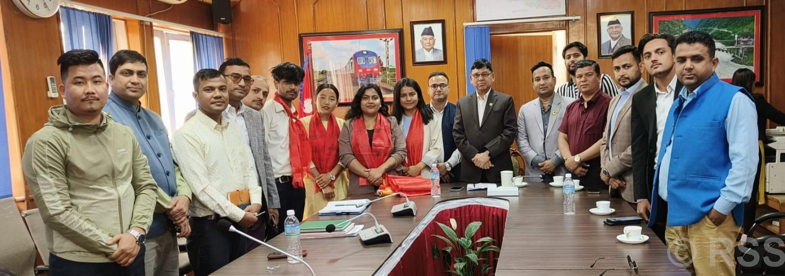 Vehicles not meeting standards to be prohibited: Transport Minister