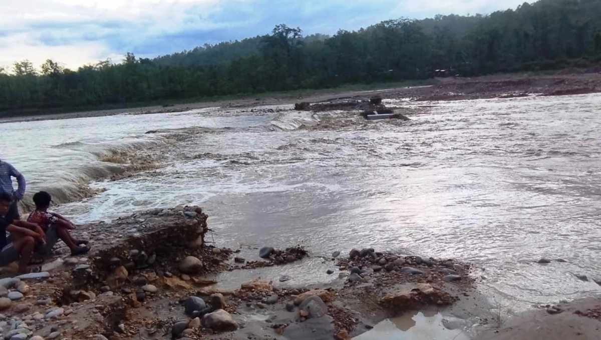 Heavy rain washes away diversion, Narayanghat–Butwal road blocked