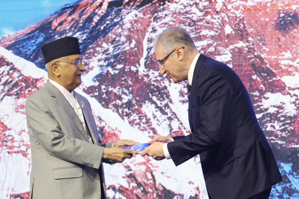 PM Oli hands over NDC-3 to COP29 President Babayev