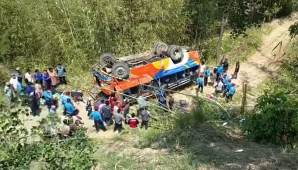 One dead,14 injured in Dhankuta bus accident