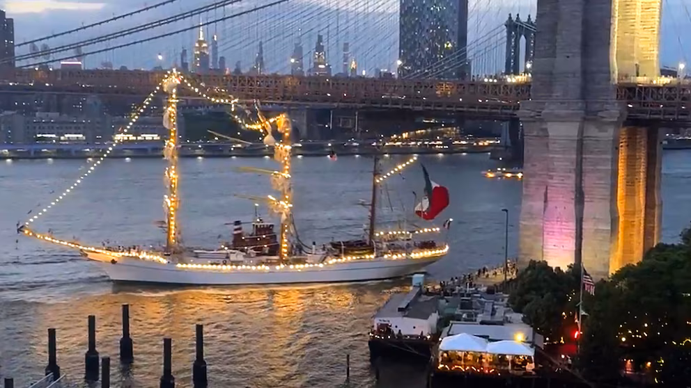2 dead, 19 injured after Mexican Navy training ship crashes into Brooklyn Bridge