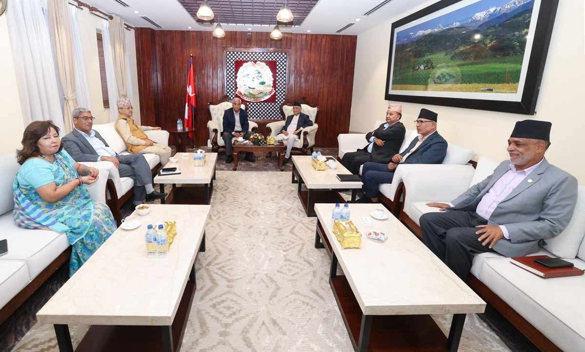 Congress-UML top brass meet at Baluwatar