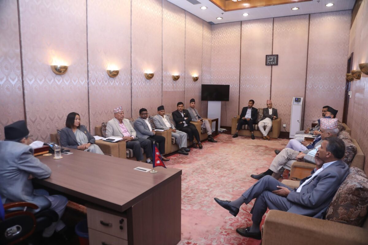 Speaker Ghimire holds talks with parties to resume HoR session