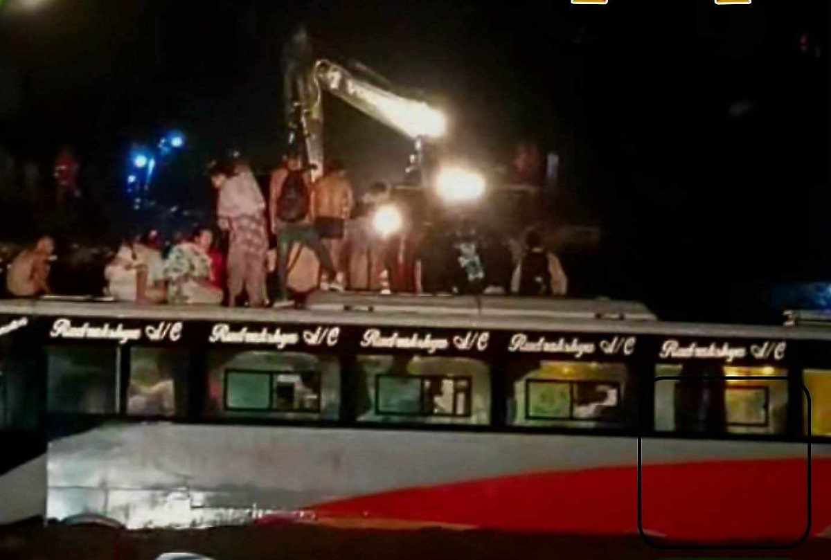 Bus swept away by Binayi River in Nawalpur, all passengers rescued safely