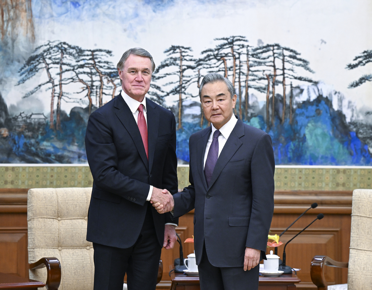 Foreign minister welcomes new US ambassador to China