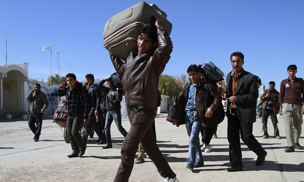 Over 30,000 Afghan refugees return from Iran via Herat border in 1 day