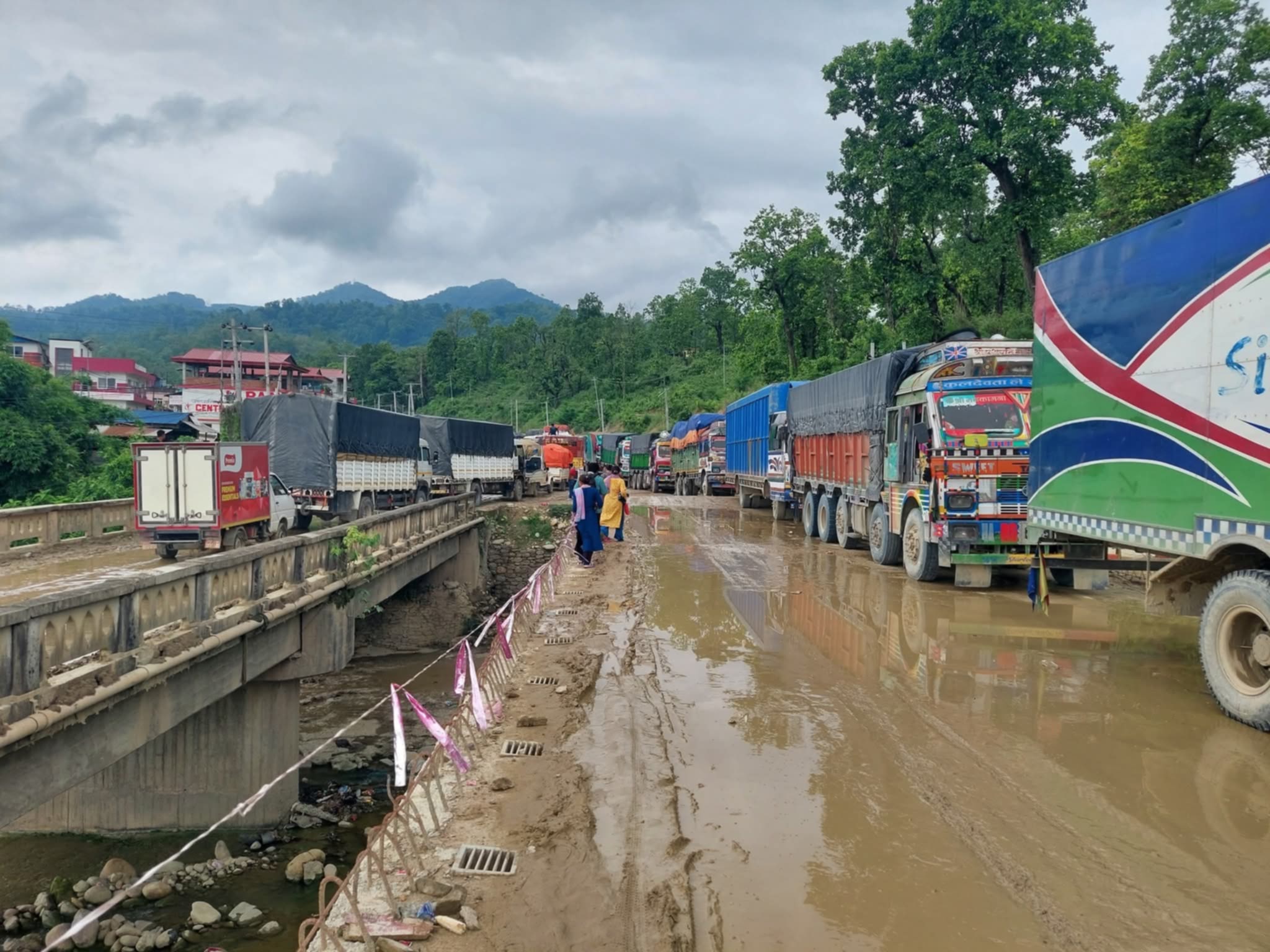 Daunne section of East-West highway blocked again