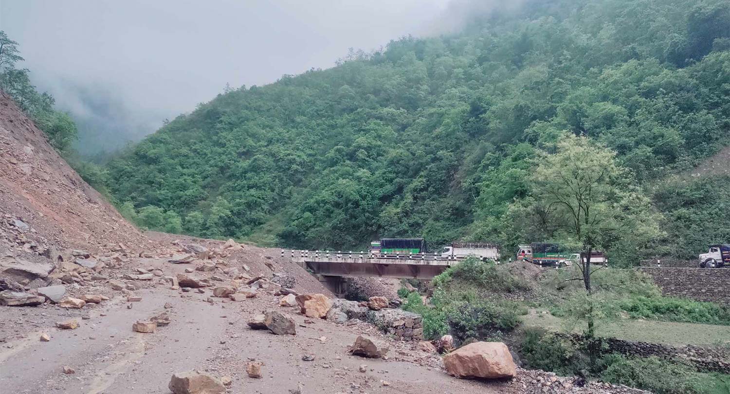 Landslide blocks Kaligandaki corridor in Gulmi