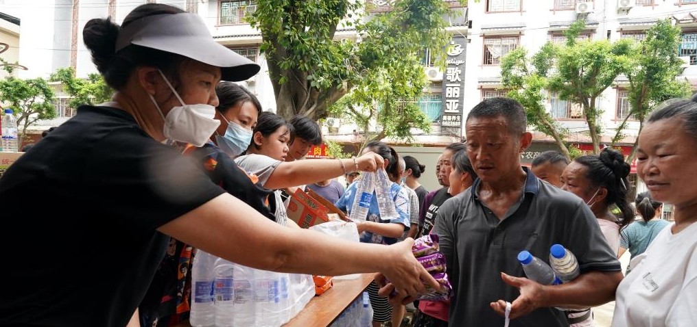 Relief efforts continue in flood-hit Rongjiang, Guizhou