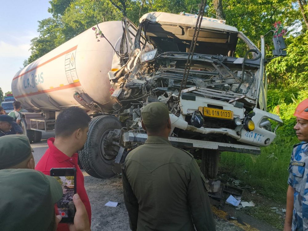 Vehicles carrying LP Gas collides with truck