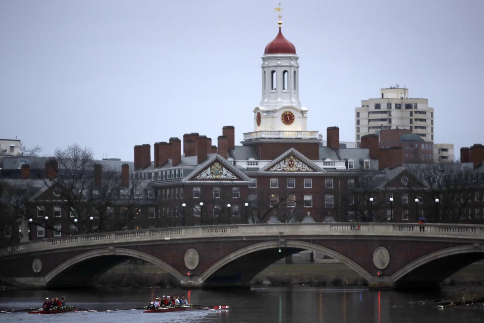 U.S. federal judge allows Harvard hosting foreign students