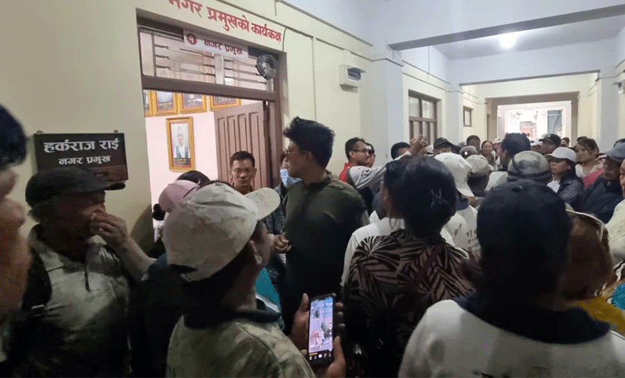 Mayor-Deputy Mayor dispute triggers tension in Dharan