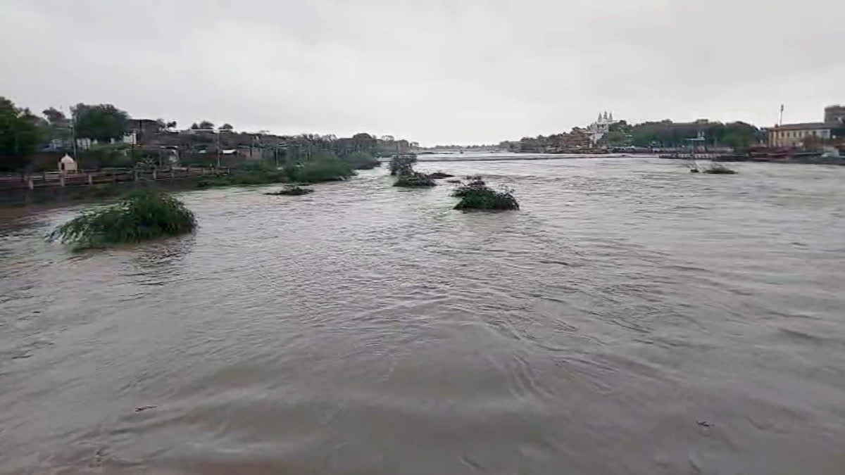Heavy rainfall in India causes at least 18 deaths