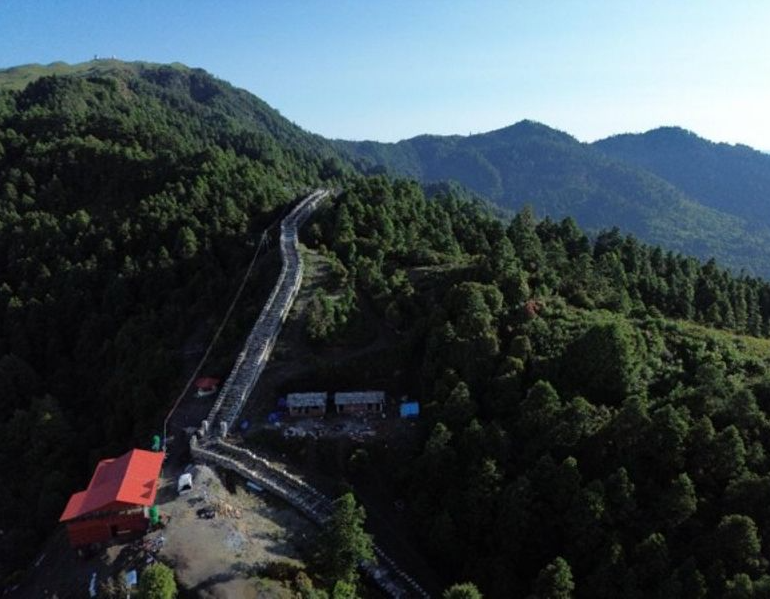 Newly built “mini-great wall” in Nepal becomes major tourist attraction